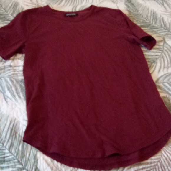 Youth tee shirts. Selling all 4 for$12 or $5 each - Picture 4 of 4